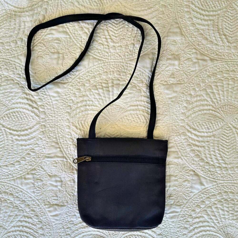 Vintage tsf genuine black leather crossbody purse
